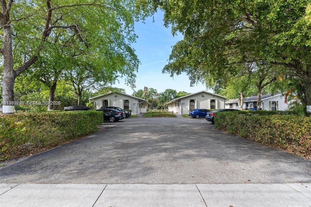 Photo of 5651 Taft St #5651, Hollywood, FL 33021 (MLS # A11969228)