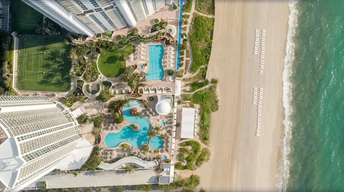 TRUMP INTERNATIONAL SONES - Residential