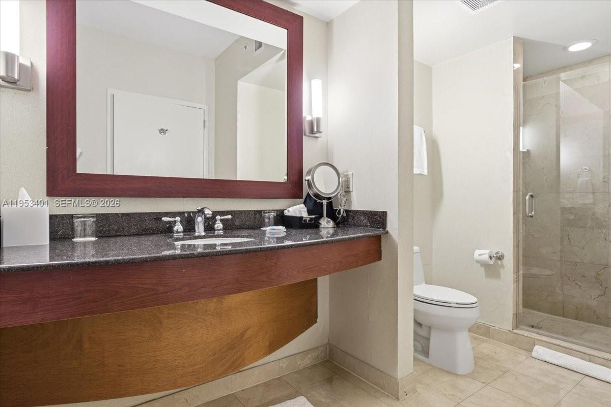 TRUMP INTERNATIONAL SONES - Residential