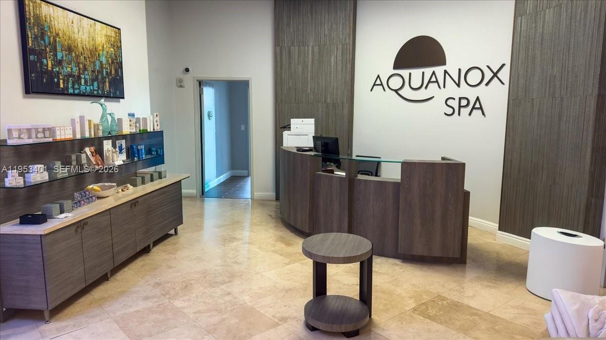 TRUMP INTERNATIONAL SONES - Residential