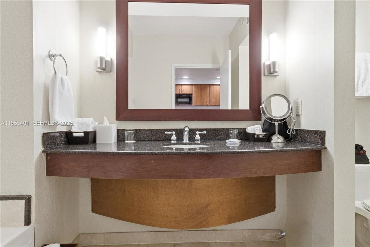 TRUMP INTERNATIONAL SONES - Residential