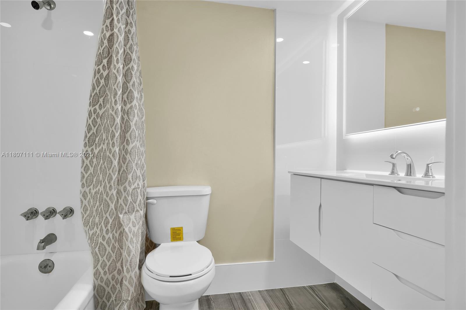 BERKLEY HOUSE OF CARRIAGE - Residential