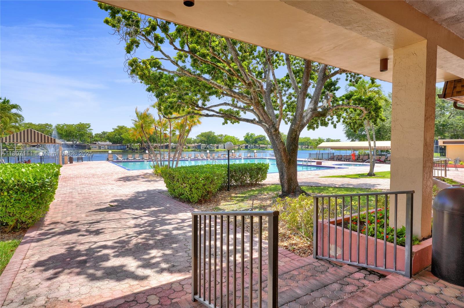 BERKLEY HOUSE OF CARRIAGE - Residential