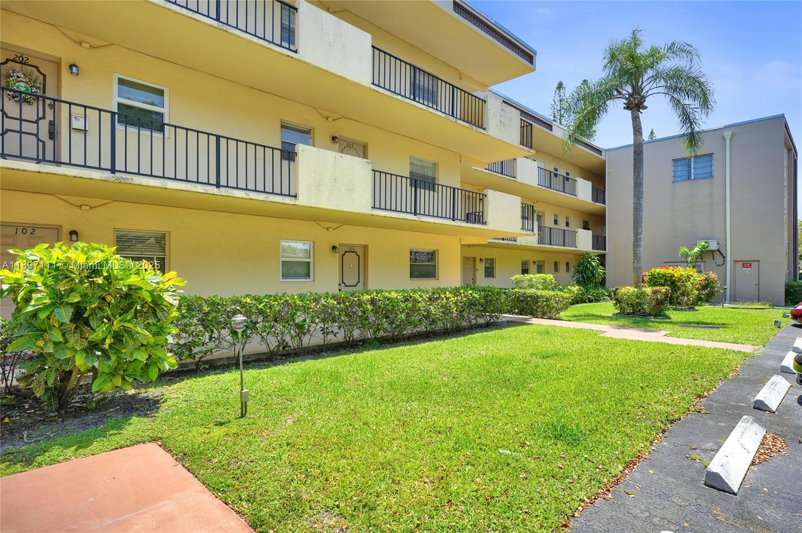 100 Ashbury Rd 103