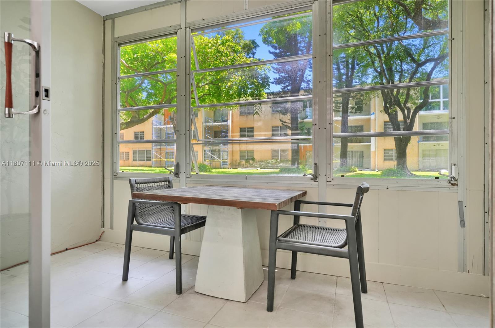 BERKLEY HOUSE OF CARRIAGE - Residential