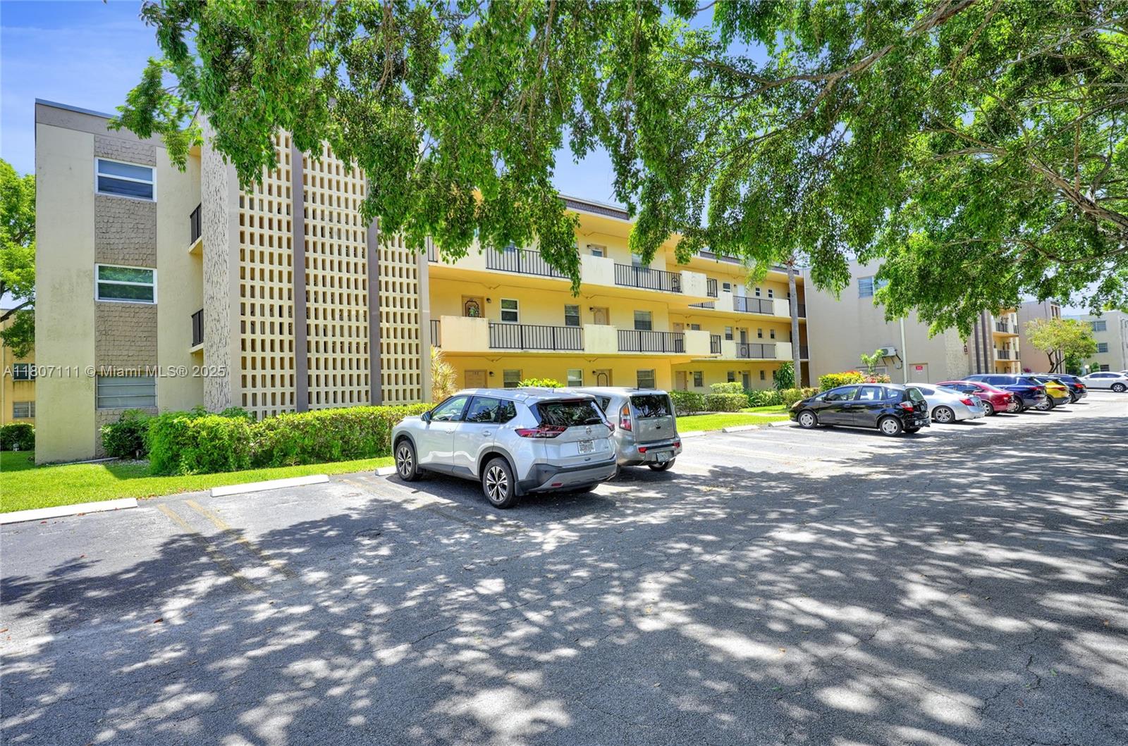 100 Ashbury Rd 103