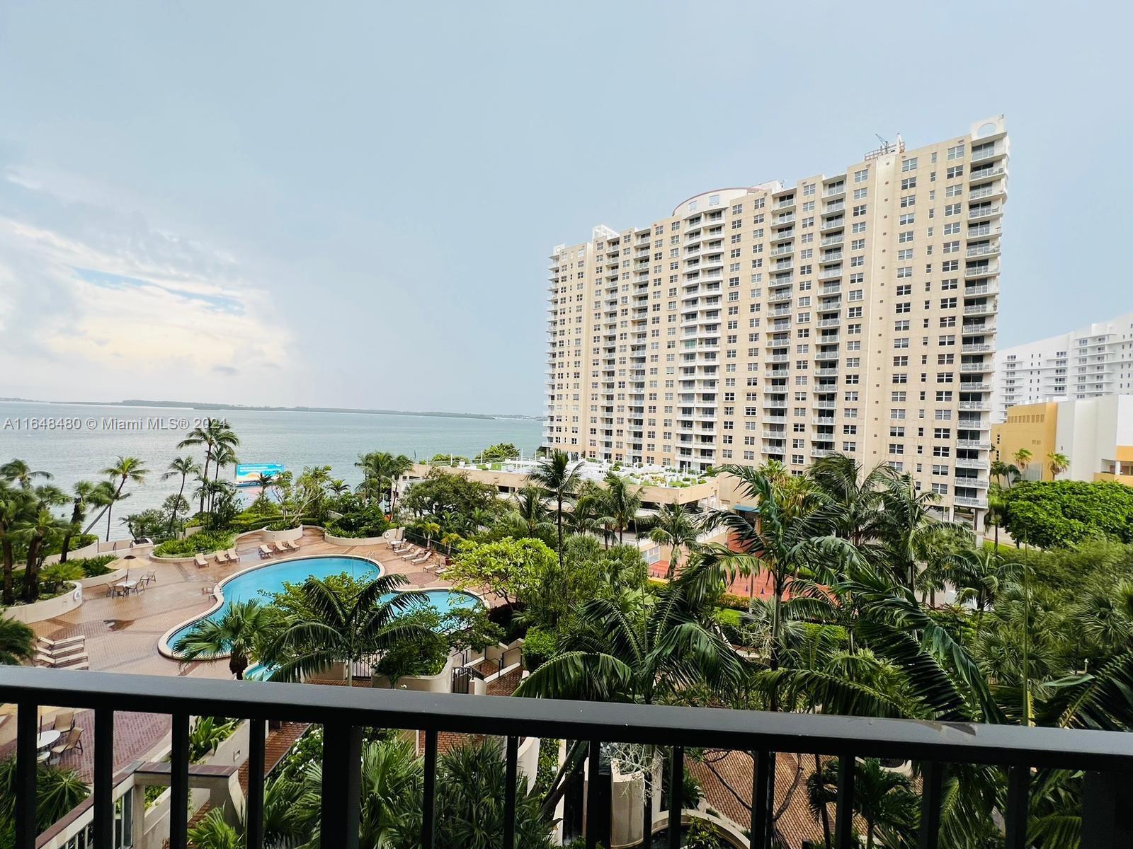 GORGEOUS DIRECT OCEAN VIEWS LARGE 1 BEDROOM 1-1/2 BATH ON THE PRIVATE BRICKELL KEY ISLAND.
COMPLETELY RENOVATED. KITCHEN STAINLESS STEEL APPLIANCE,WHITE COUNTER TOP. WASHER/DRYER SPACIOUS TERRACE, WHITE CERAMIC FLOOR THRU-OUT. WALK-IN-CLOSET. AMENITIES: GYM, POOL,TENNIS & RACQUETBALL COURTS 24 HOURS SECURITY & CONCIERGE, VALET SERVICE, BBQ AREA, PARTY ROOM,LOCATE MINUTES FROM MARY BRICKEL VILLAGE, DOWNTOWUN, MIAMI BEACH,EXP WAYS. AIRPORT. EASY TO SHOW CALL LISTING AGENT. MOVE IN DEPOSIT:  FIRST, LAST AND SECURITY.