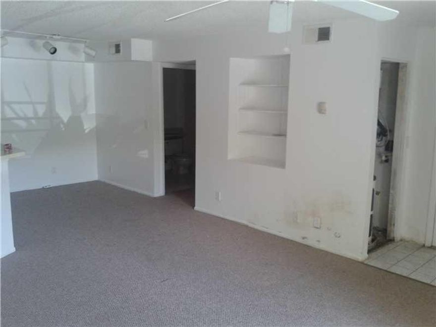 Please email LA for more pictures.