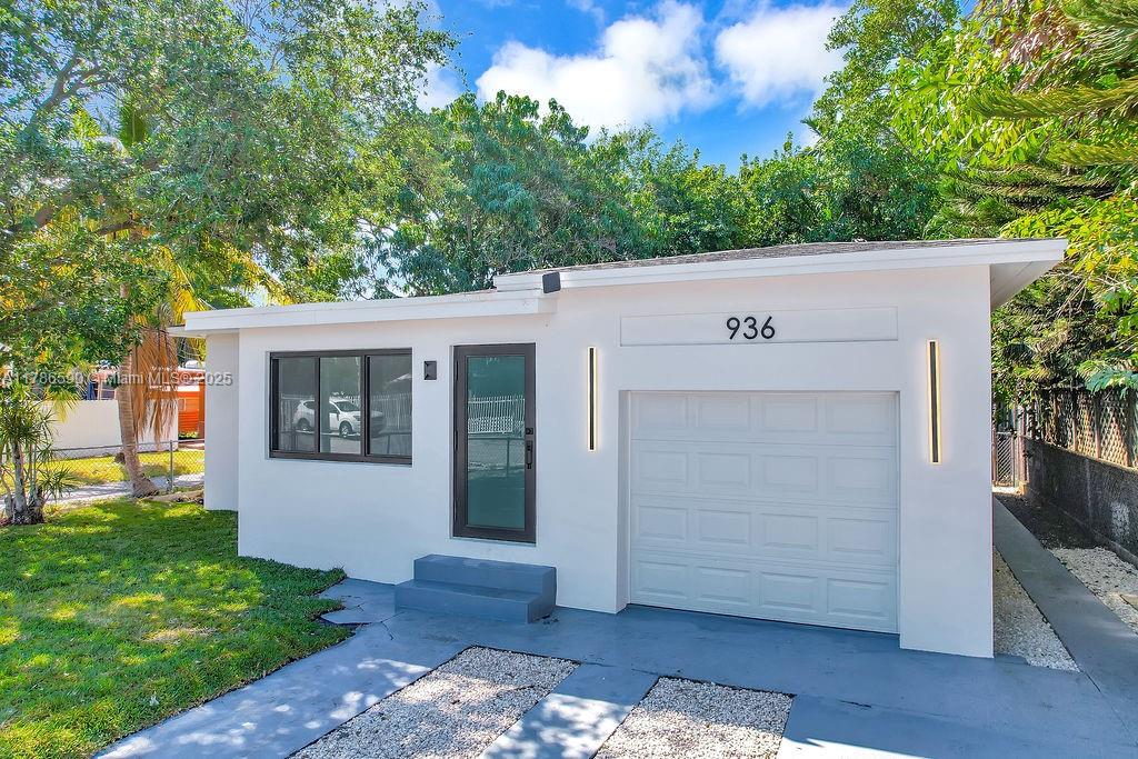 936 NW 42nd St