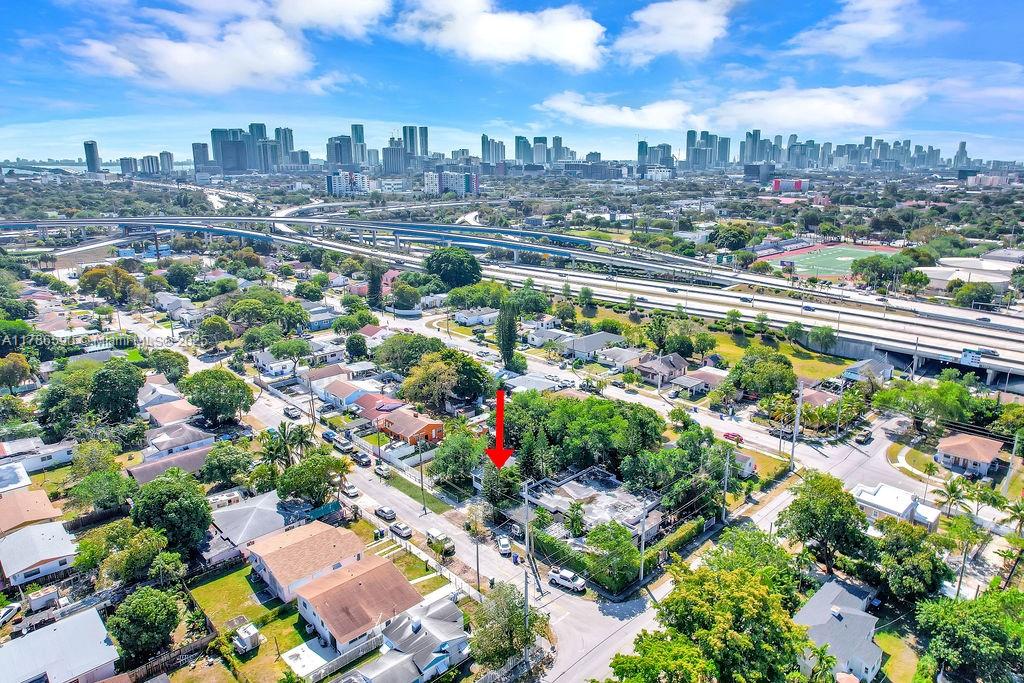 936 NW 42nd St