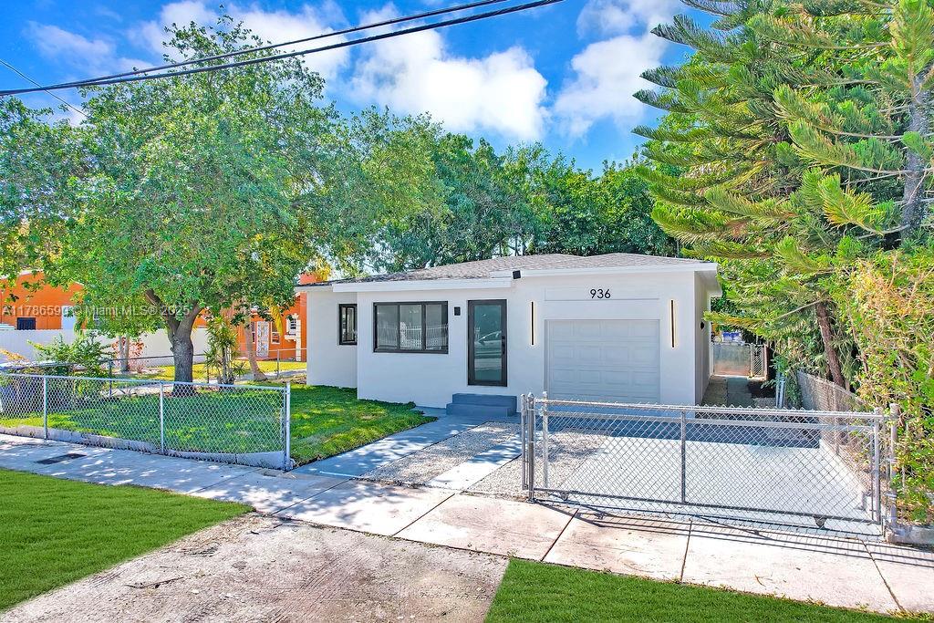 936 Nw 42nd St, Miami, Broward County, Florida - 3 Bedrooms  
2 Bathrooms - 