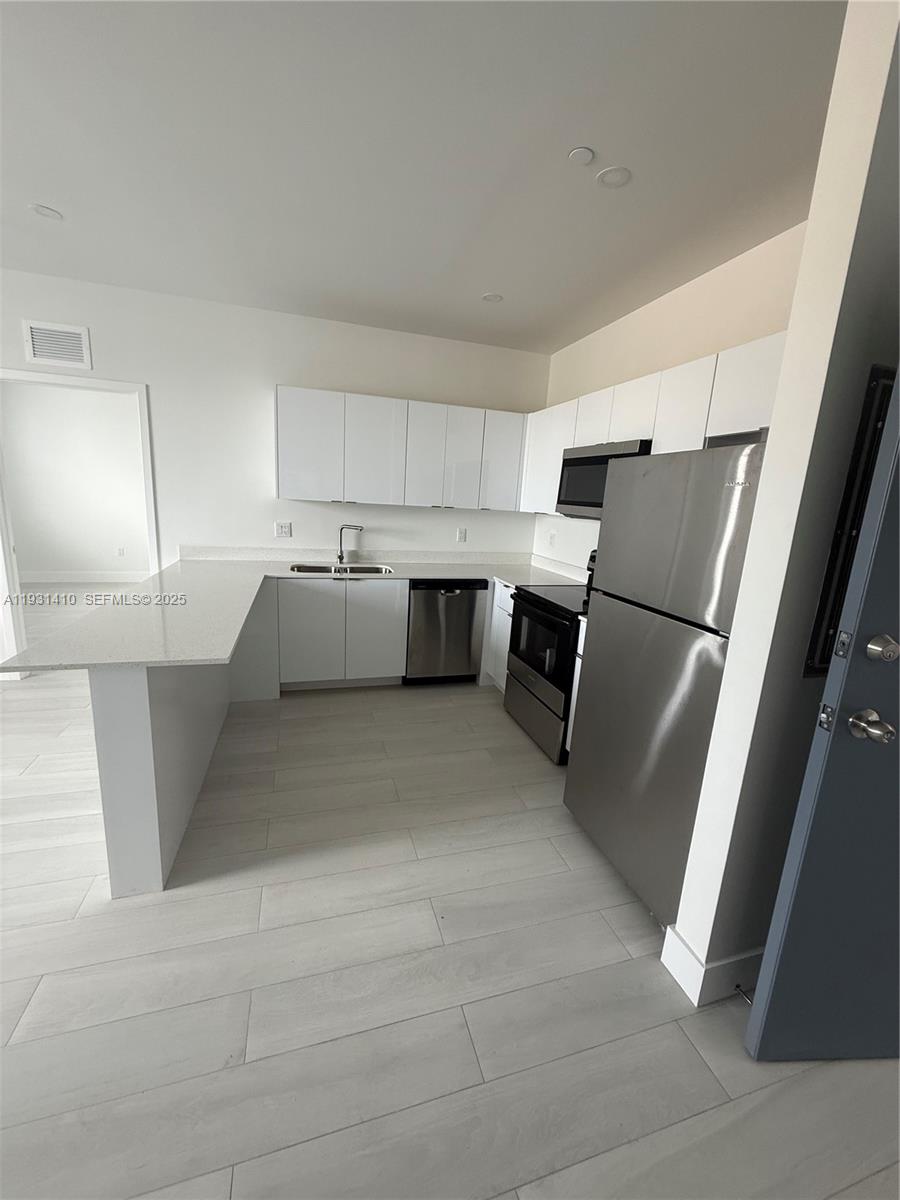 HIALEAH 13TH ADDN AMD PL - Residential Lease