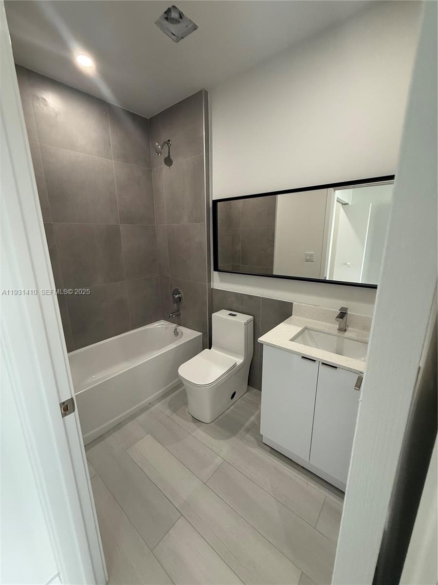 HIALEAH 13TH ADDN AMD PL - Residential Lease