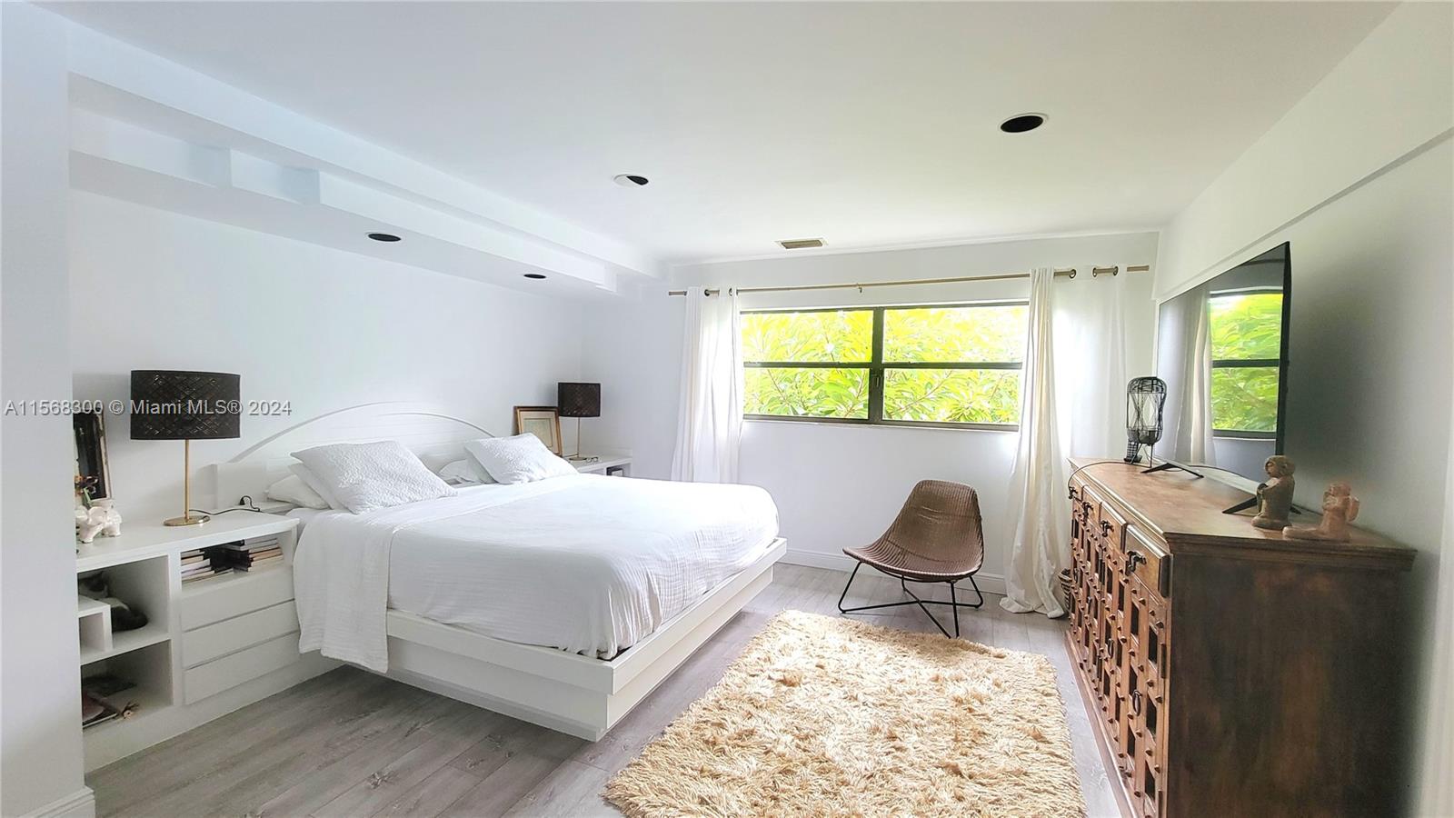 TOWN ESTATES - Residential