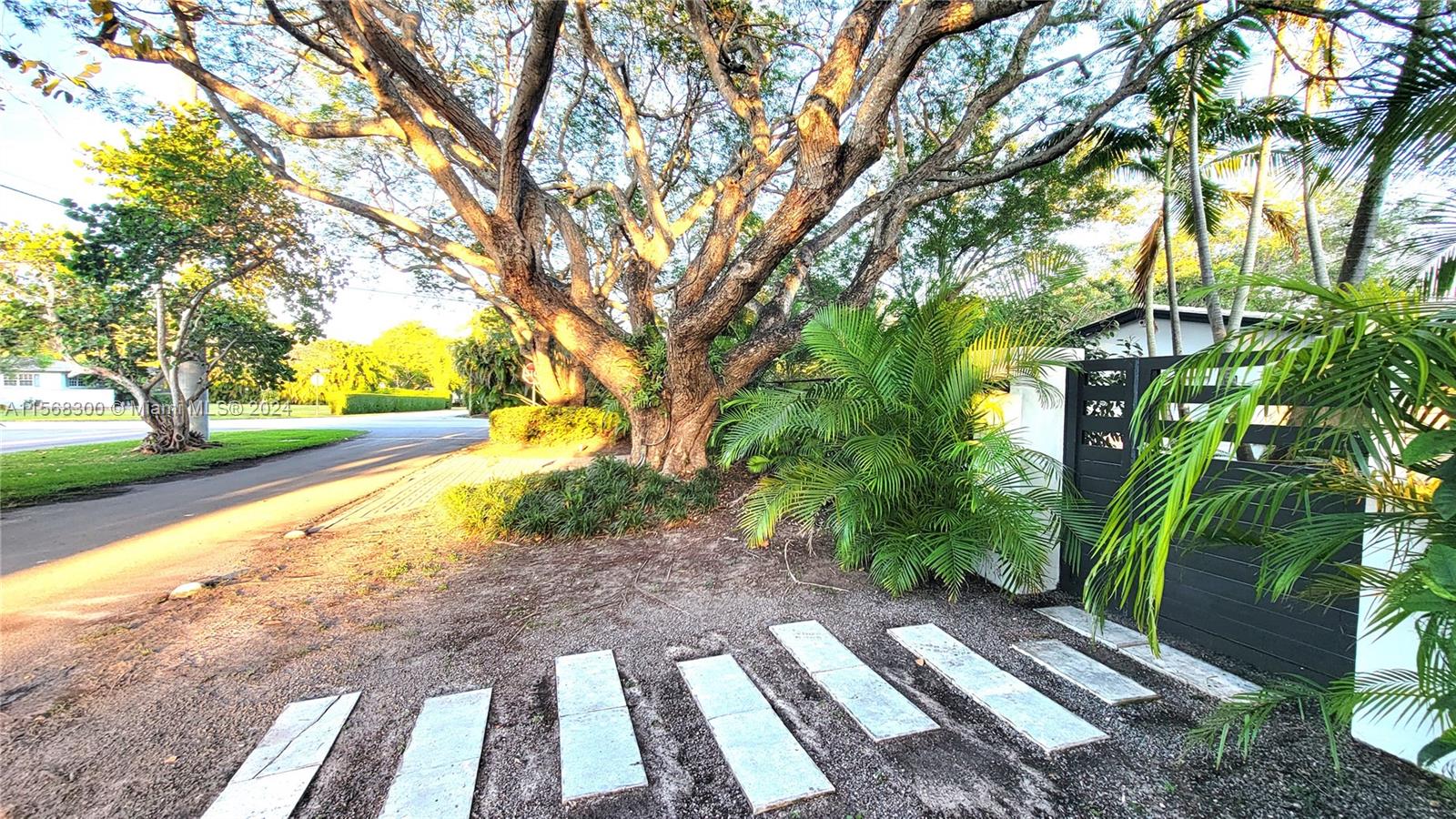 TOWN ESTATES - Residential