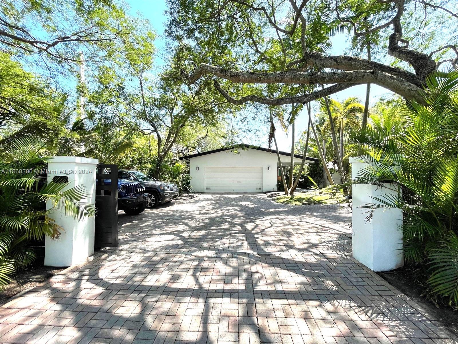 TOWN ESTATES - Residential