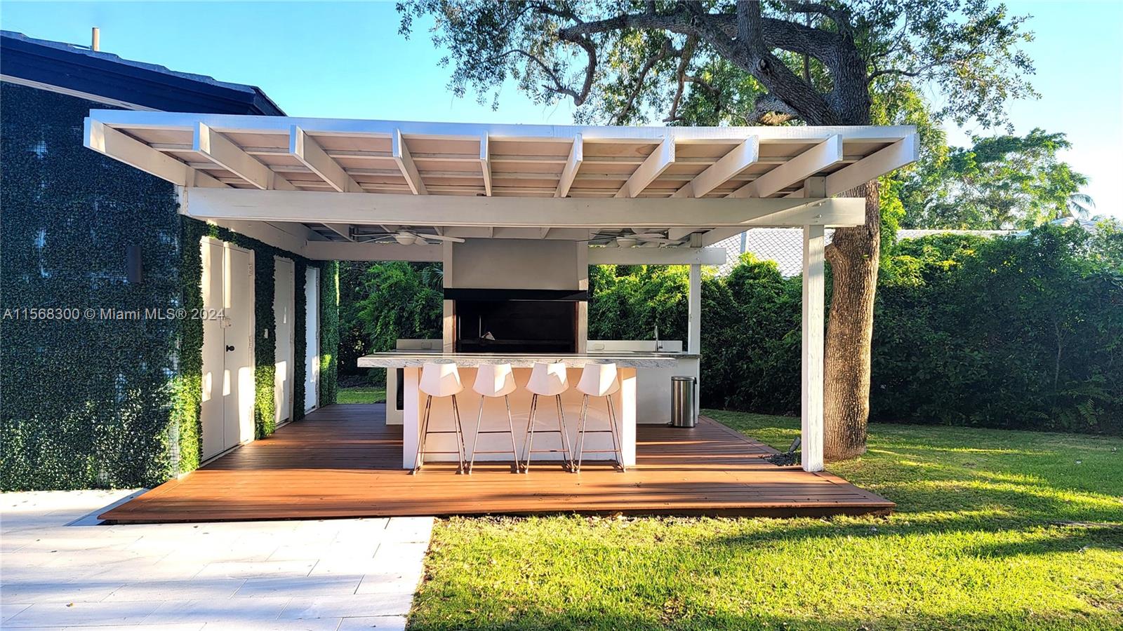 TOWN ESTATES - Residential