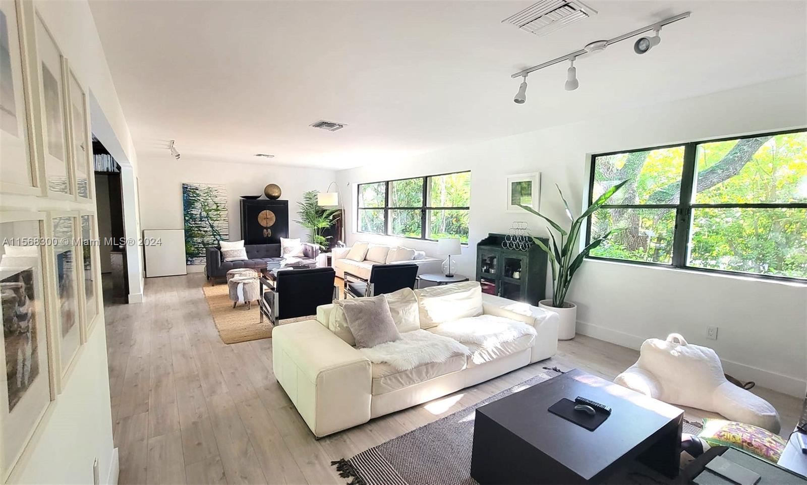 TOWN ESTATES - Residential