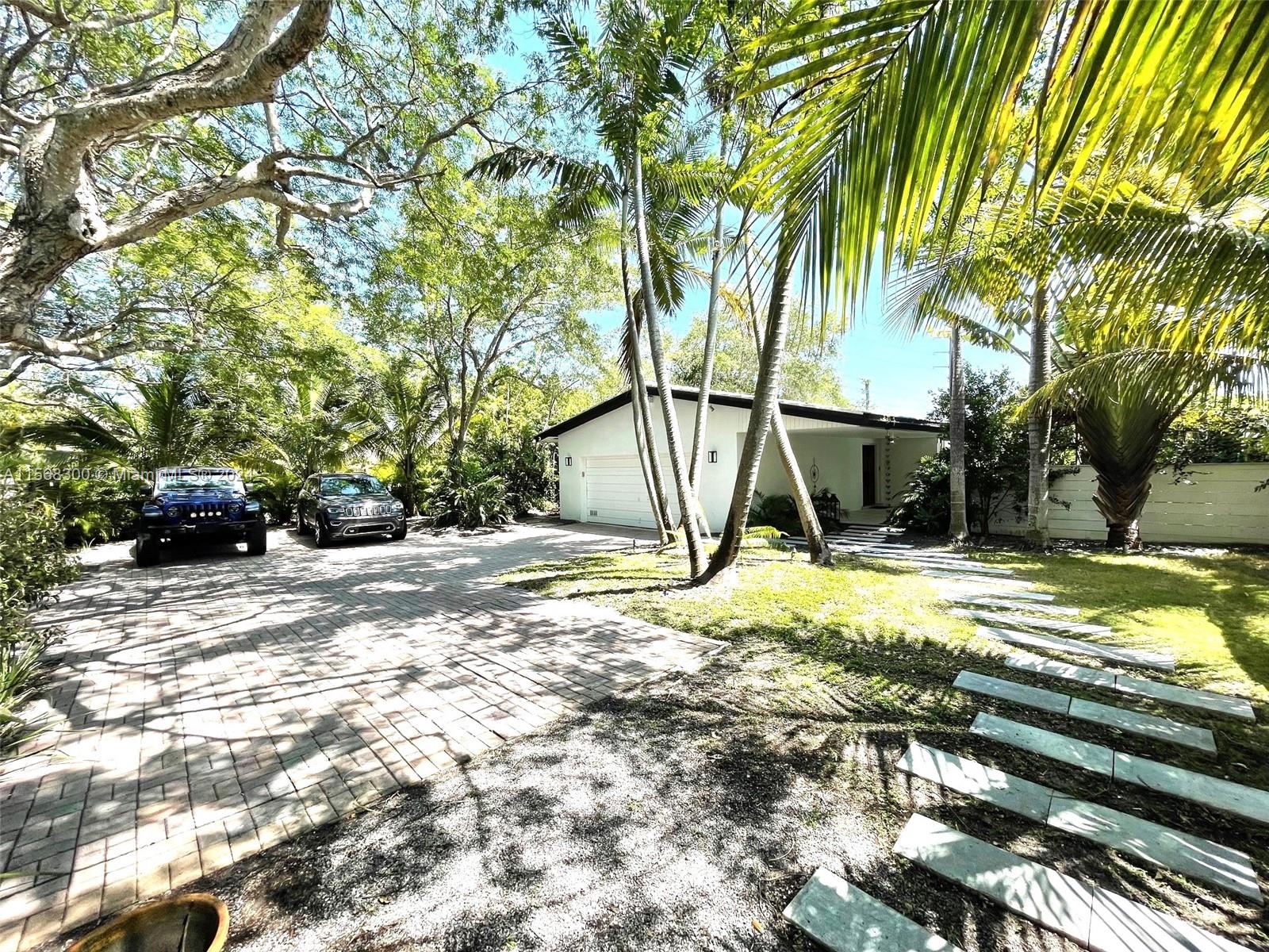 TOWN ESTATES - Residential