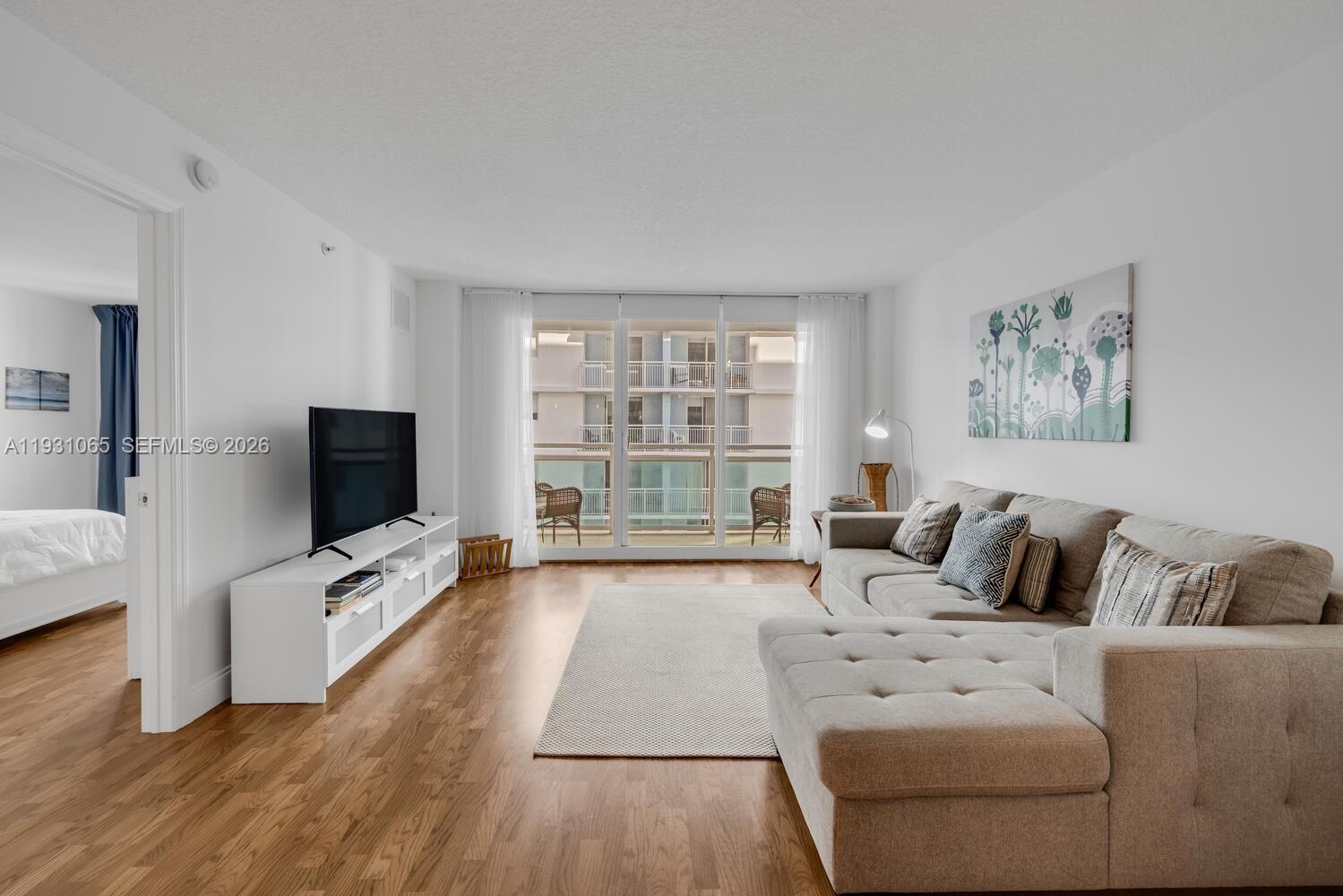 THE COLLINS CONDO - Residential