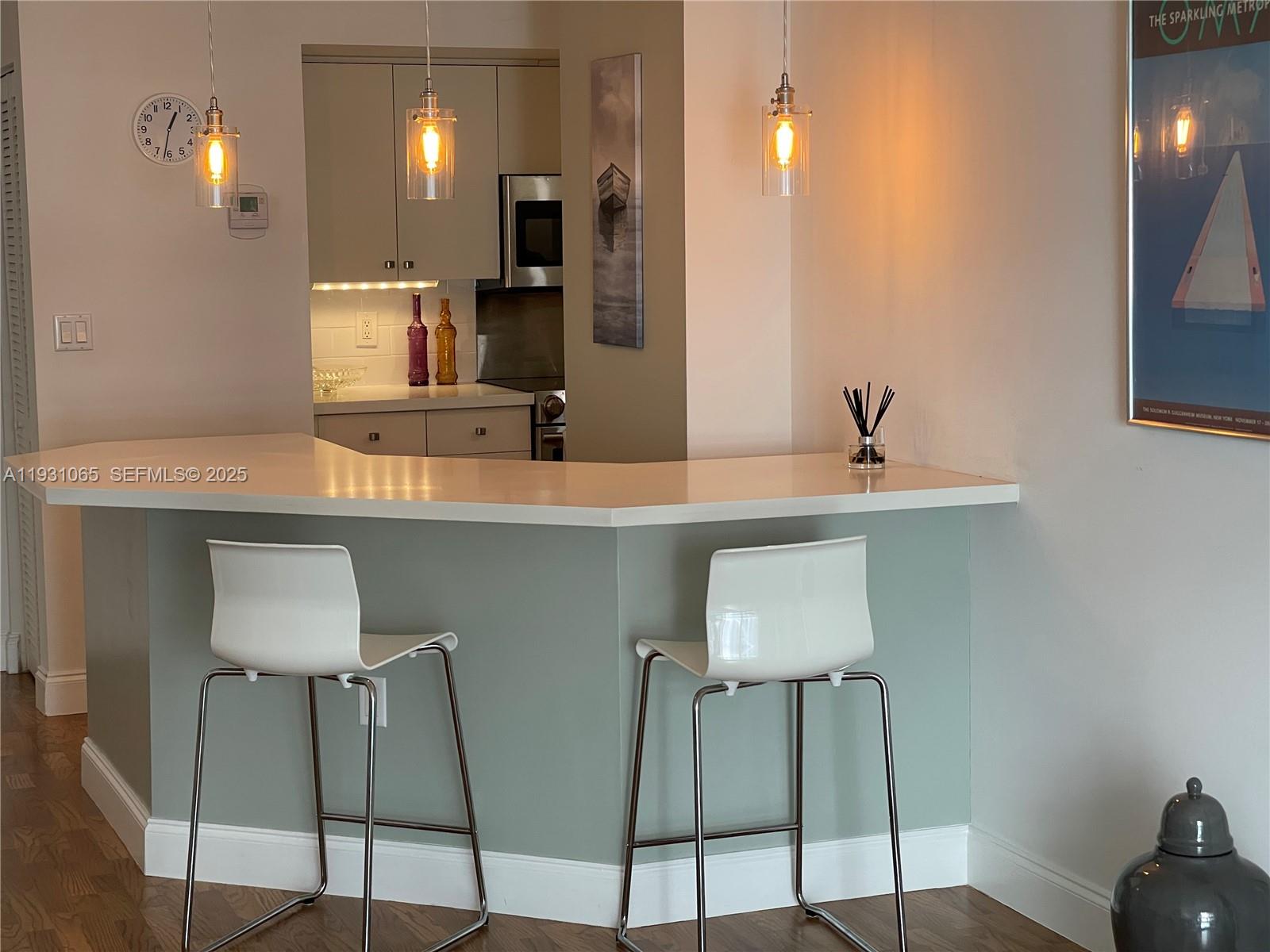 THE COLLINS CONDO - Residential