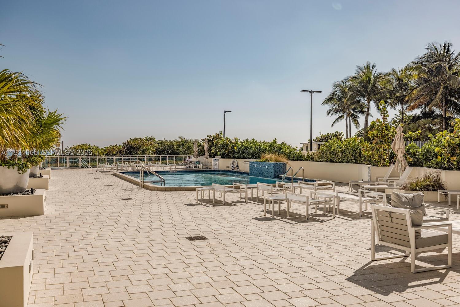 THE COLLINS CONDO - Residential