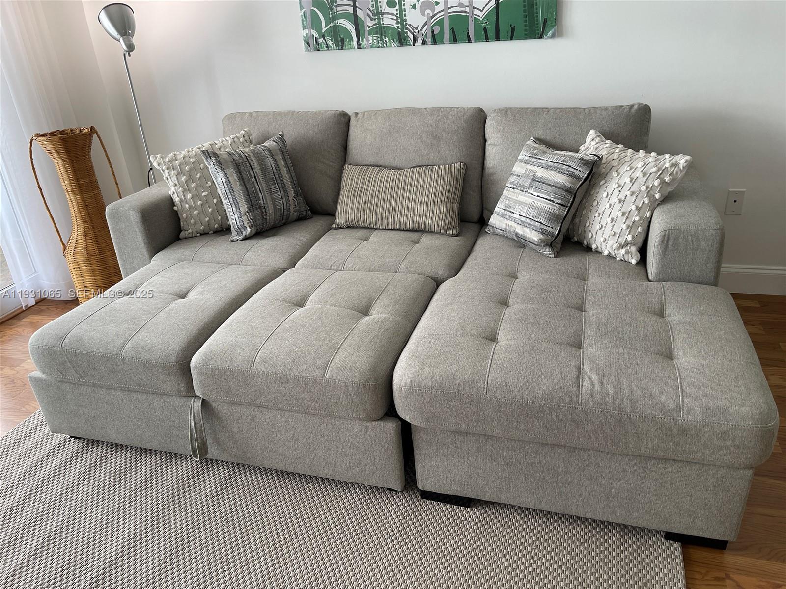 THE COLLINS CONDO - Residential