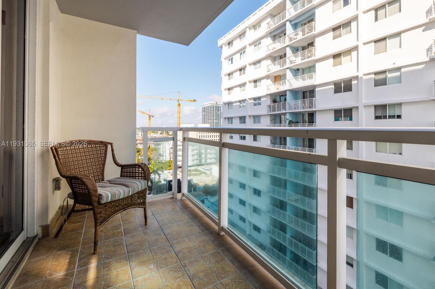 THE COLLINS CONDO - Residential