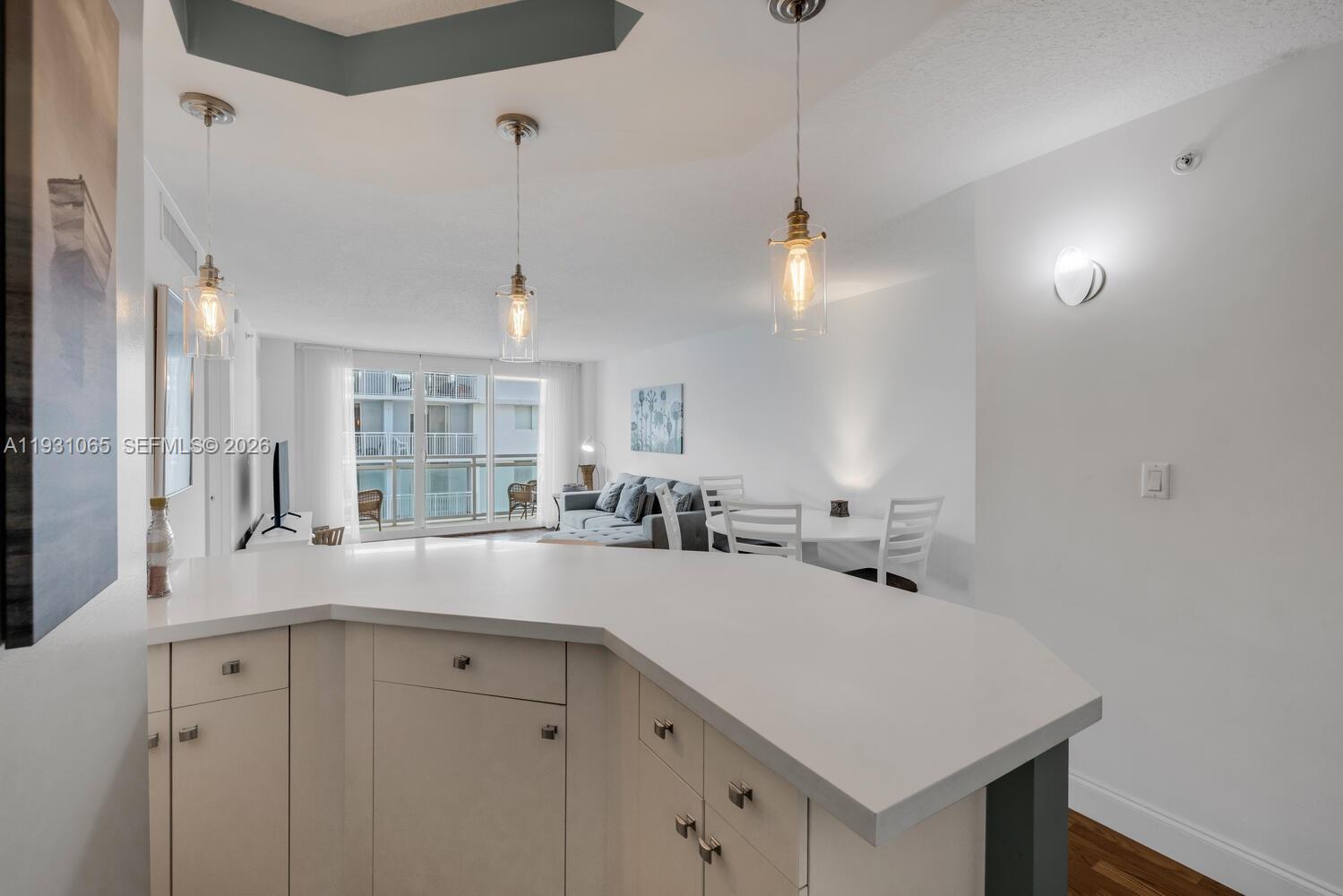 THE COLLINS CONDO - Residential