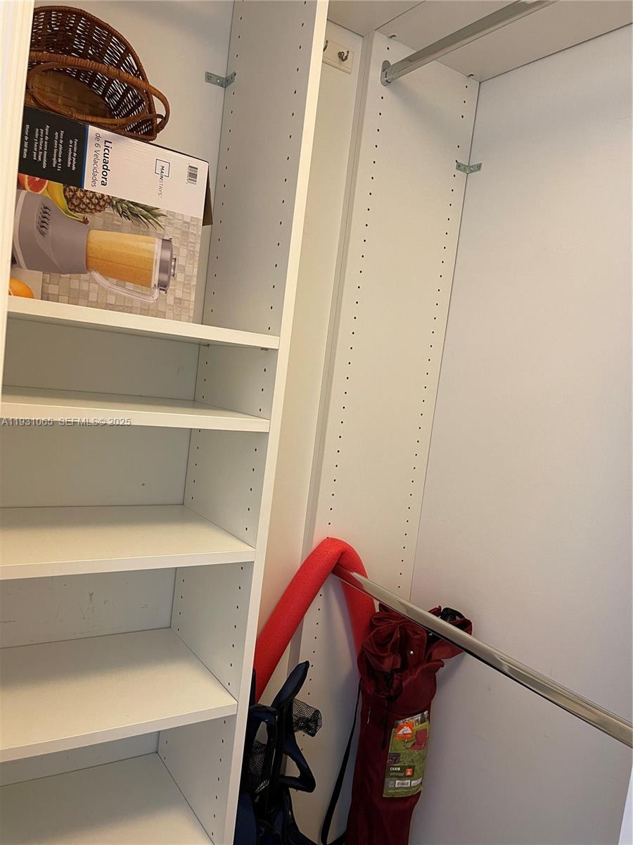 THE COLLINS CONDO - Residential