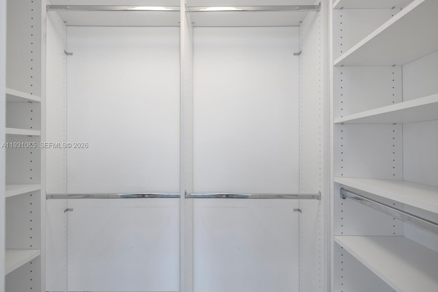 THE COLLINS CONDO - Residential