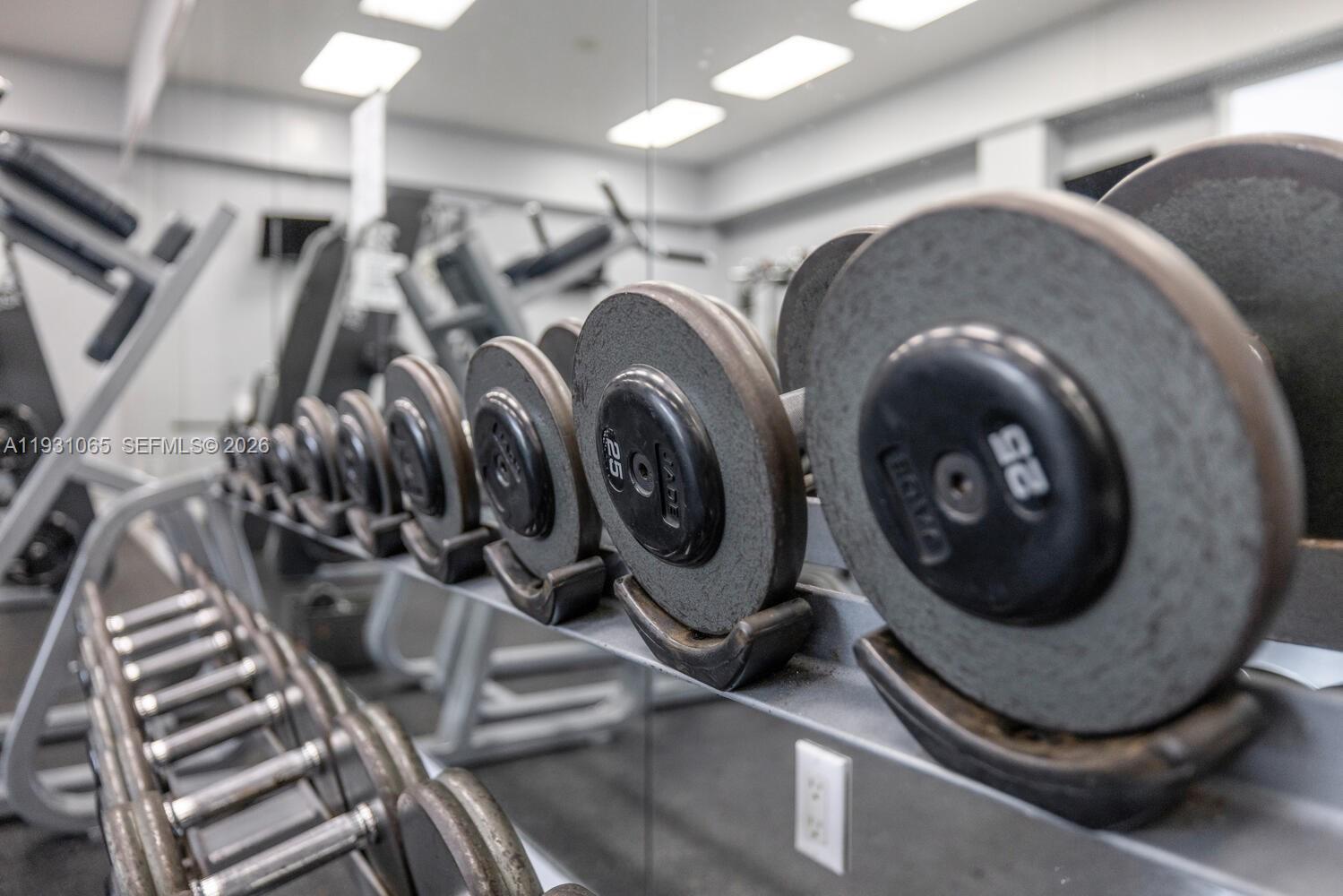 THE COLLINS CONDO - Residential