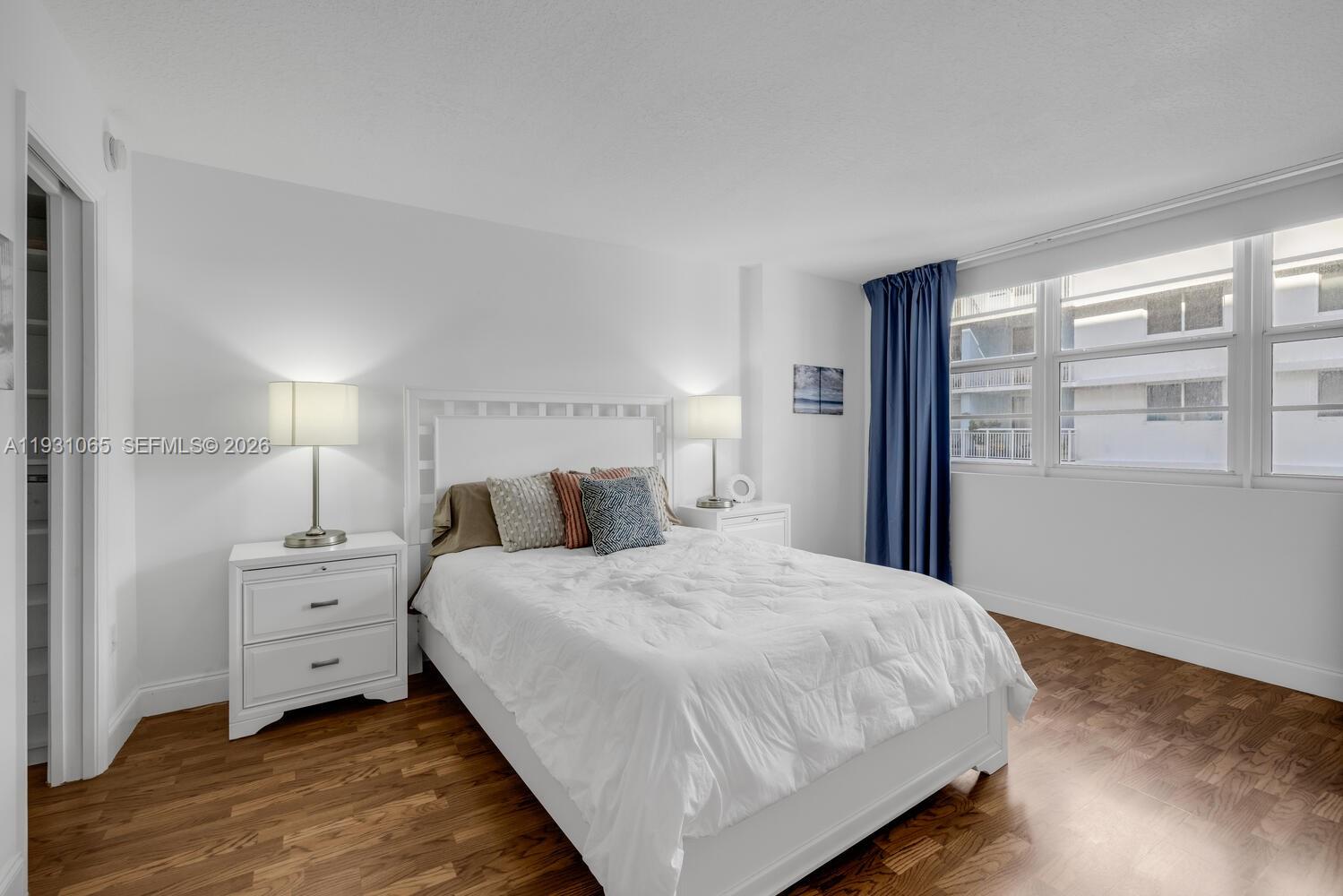 THE COLLINS CONDO - Residential