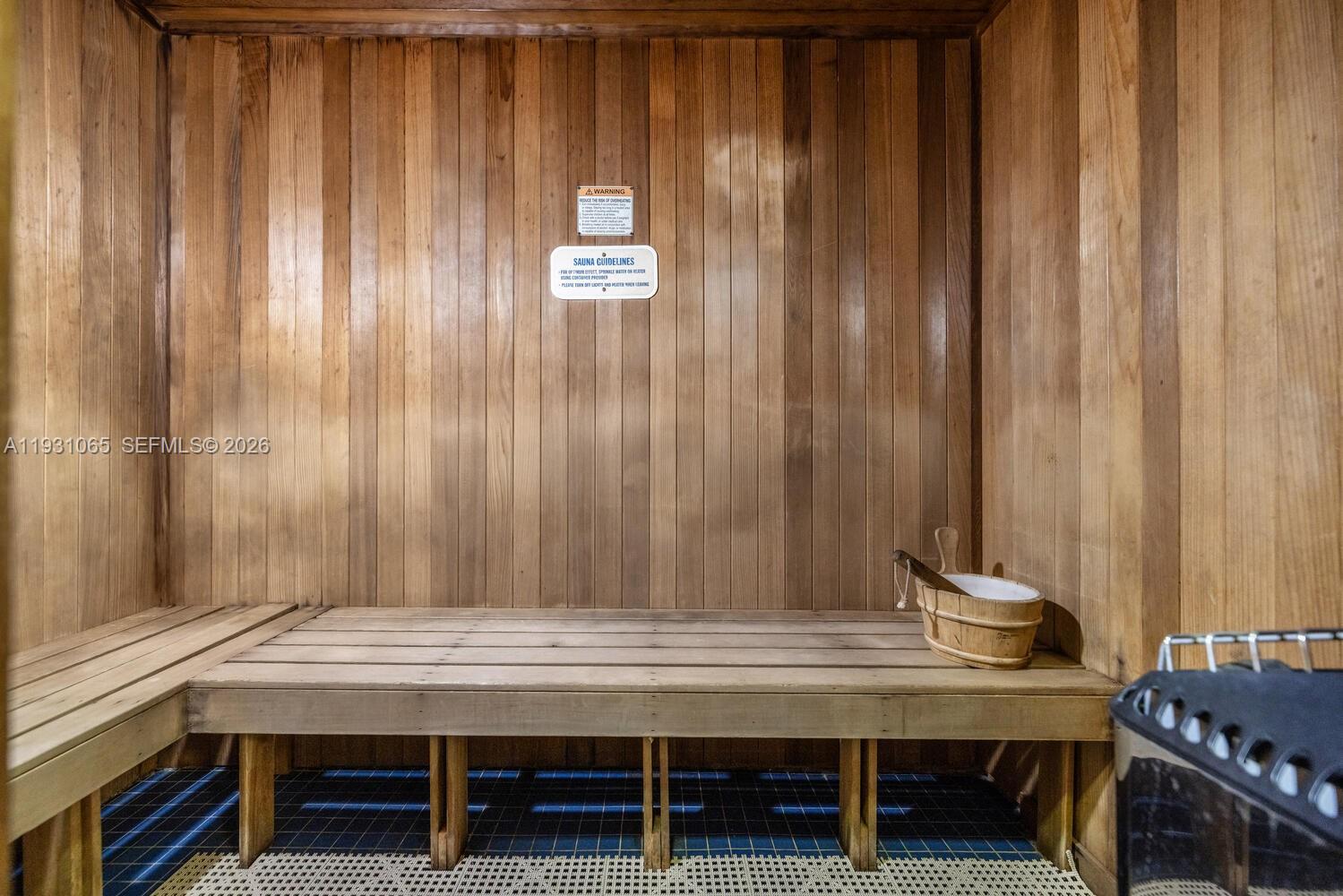 THE COLLINS CONDO - Residential