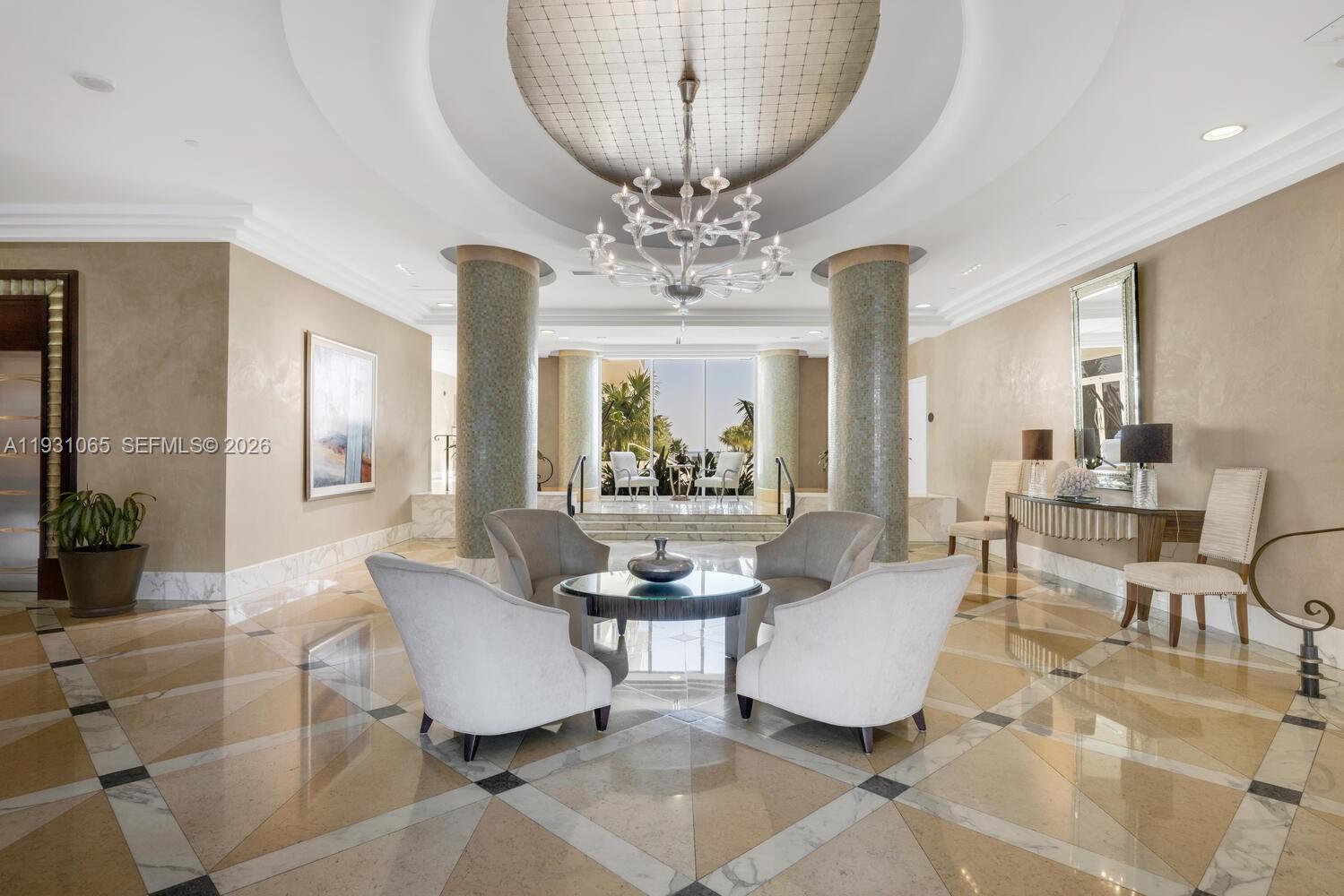 THE COLLINS CONDO - Residential