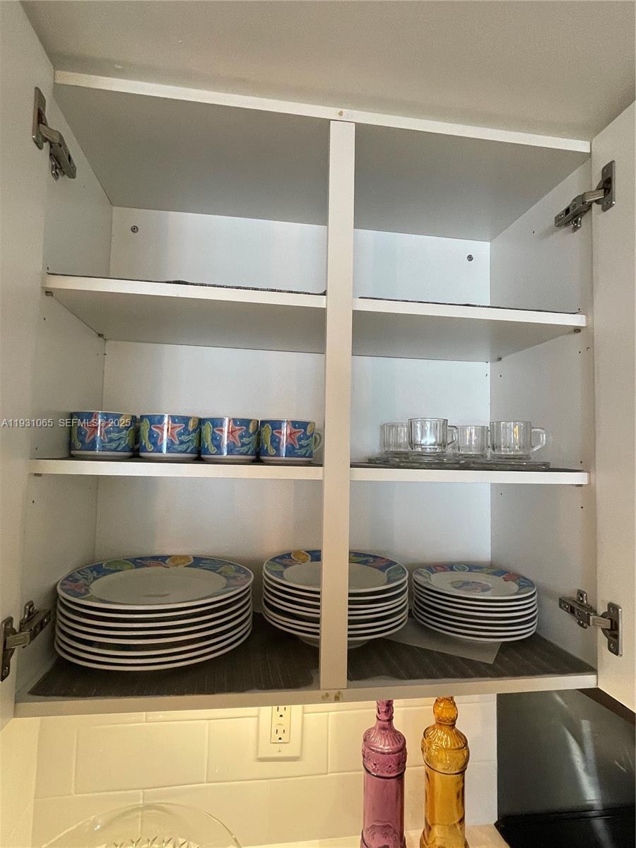 THE COLLINS CONDO - Residential