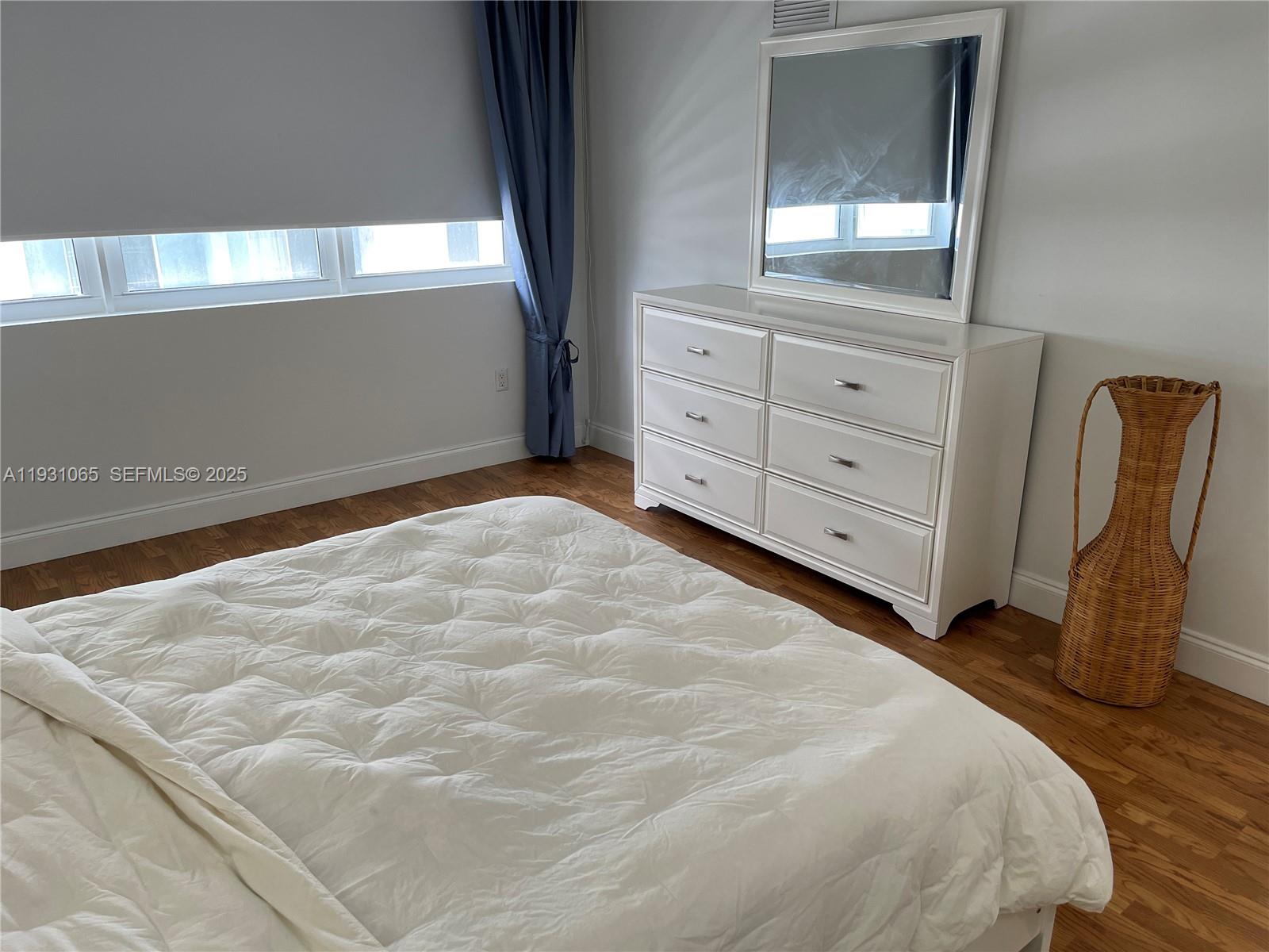 THE COLLINS CONDO - Residential