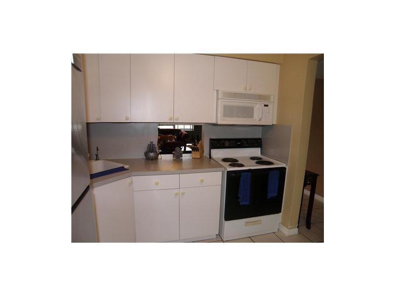 Very Well maintained 1/1 Condo Unit. This is an unapproved short sale Final commission will be determined by Lender. Can not Rent. Only Owners.