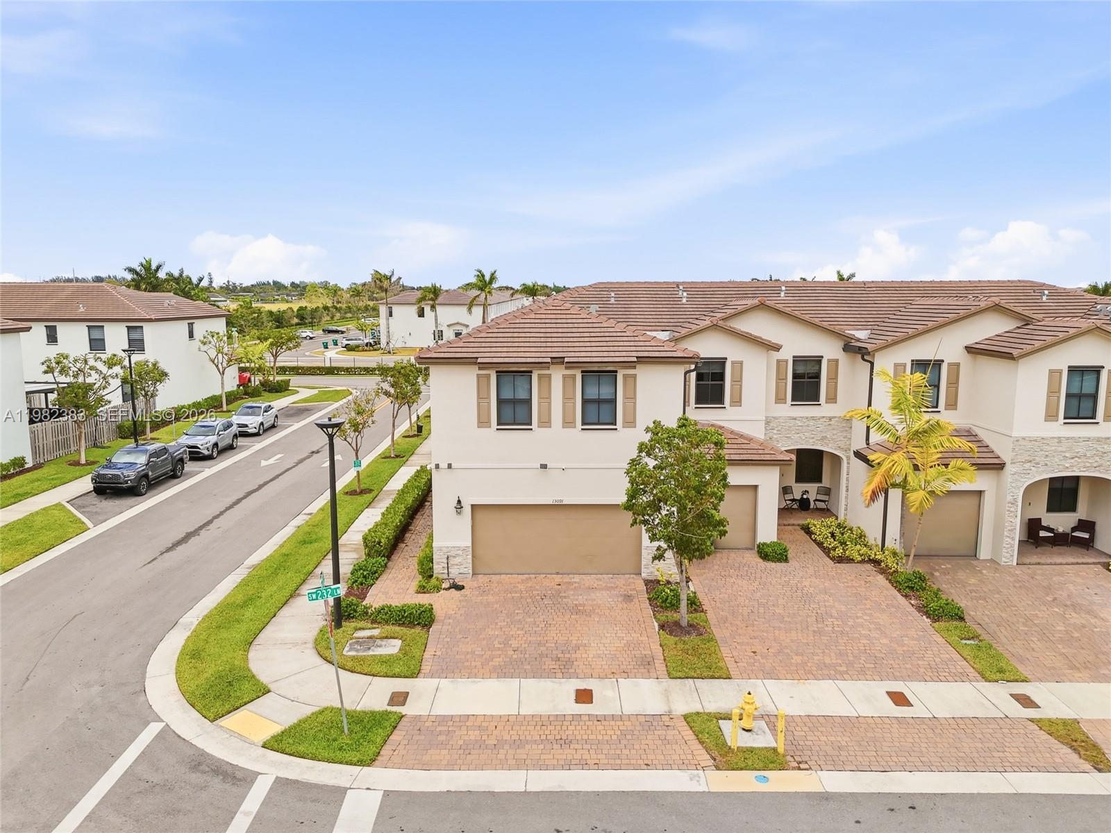 KENDALL ASSEMBLAGE SOUTH - Residential