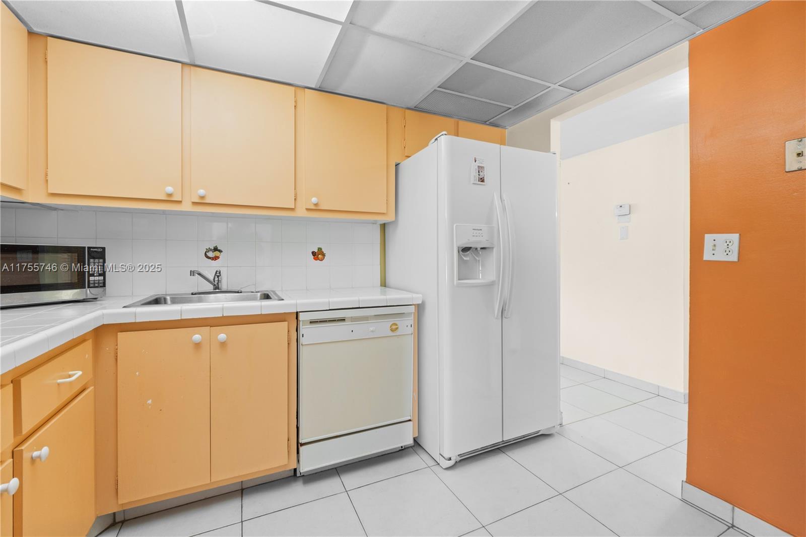 OCEAN VIEW TOWERS CONDO - Residential