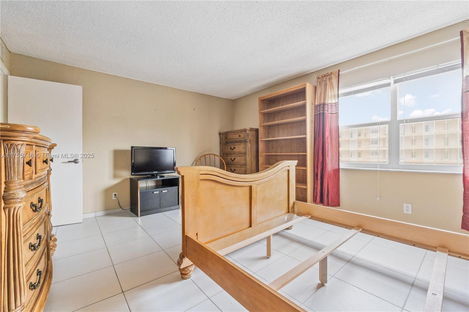 OCEAN VIEW TOWERS CONDO - Residential