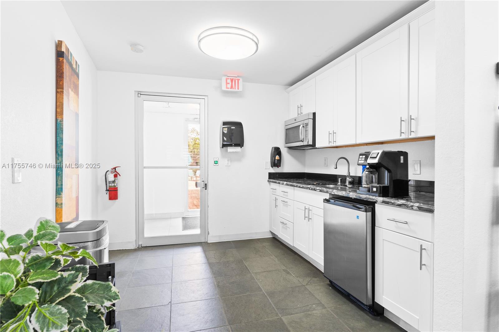 OCEAN VIEW TOWERS CONDO - Residential
