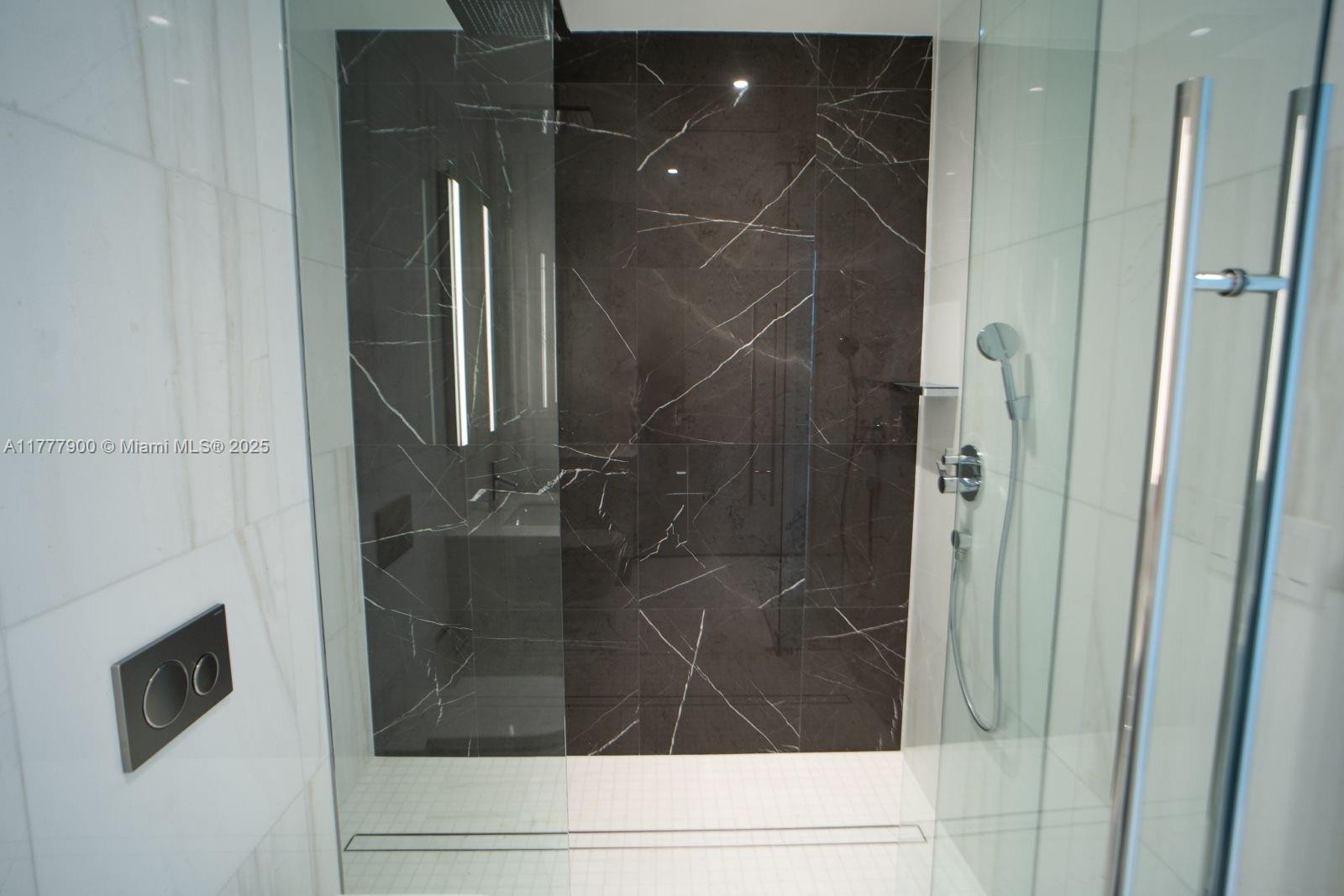 ASTON MARTIN - Residential Lease