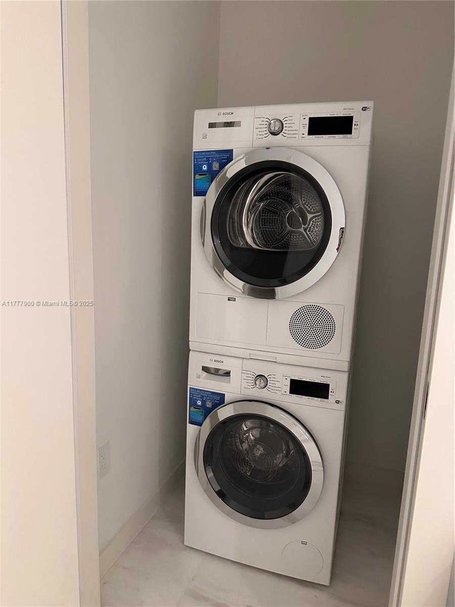 ASTON MARTIN - Residential Lease