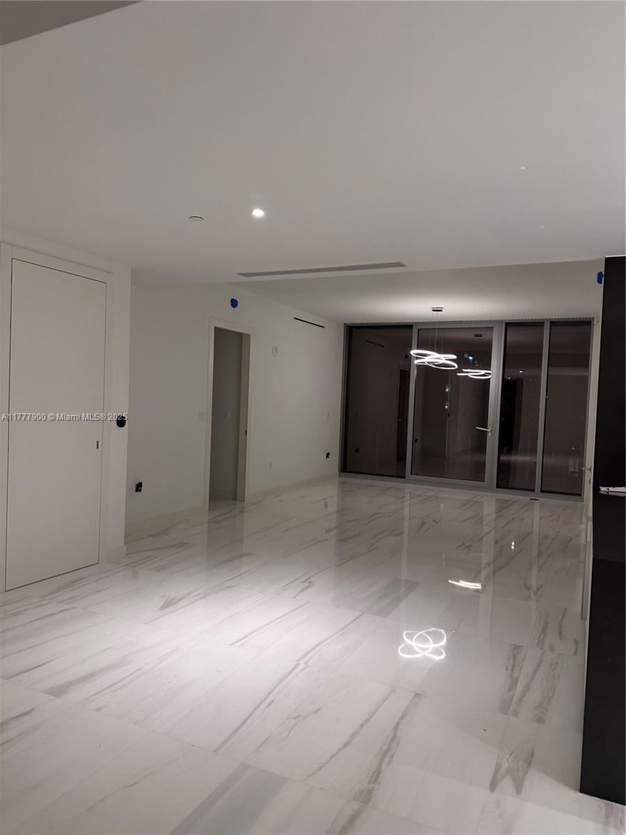 ASTON MARTIN - Residential Lease