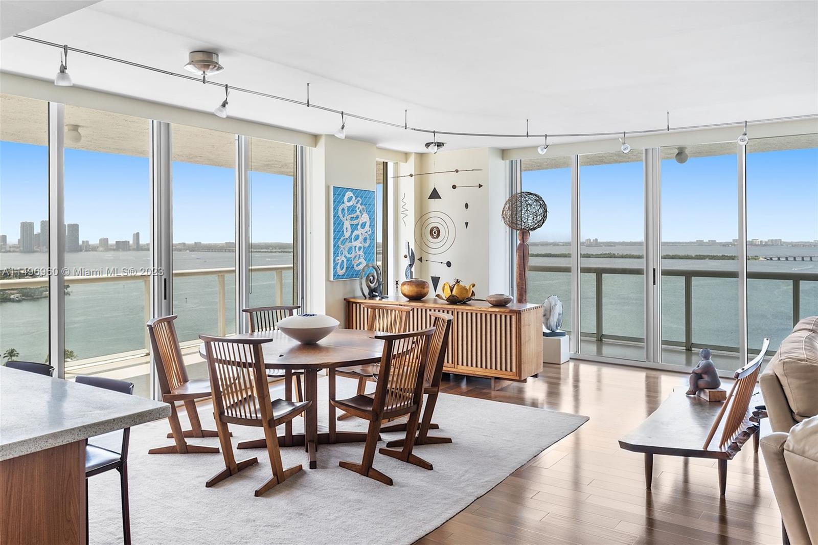 THE GRAND VENETIAN CONDO - Residential