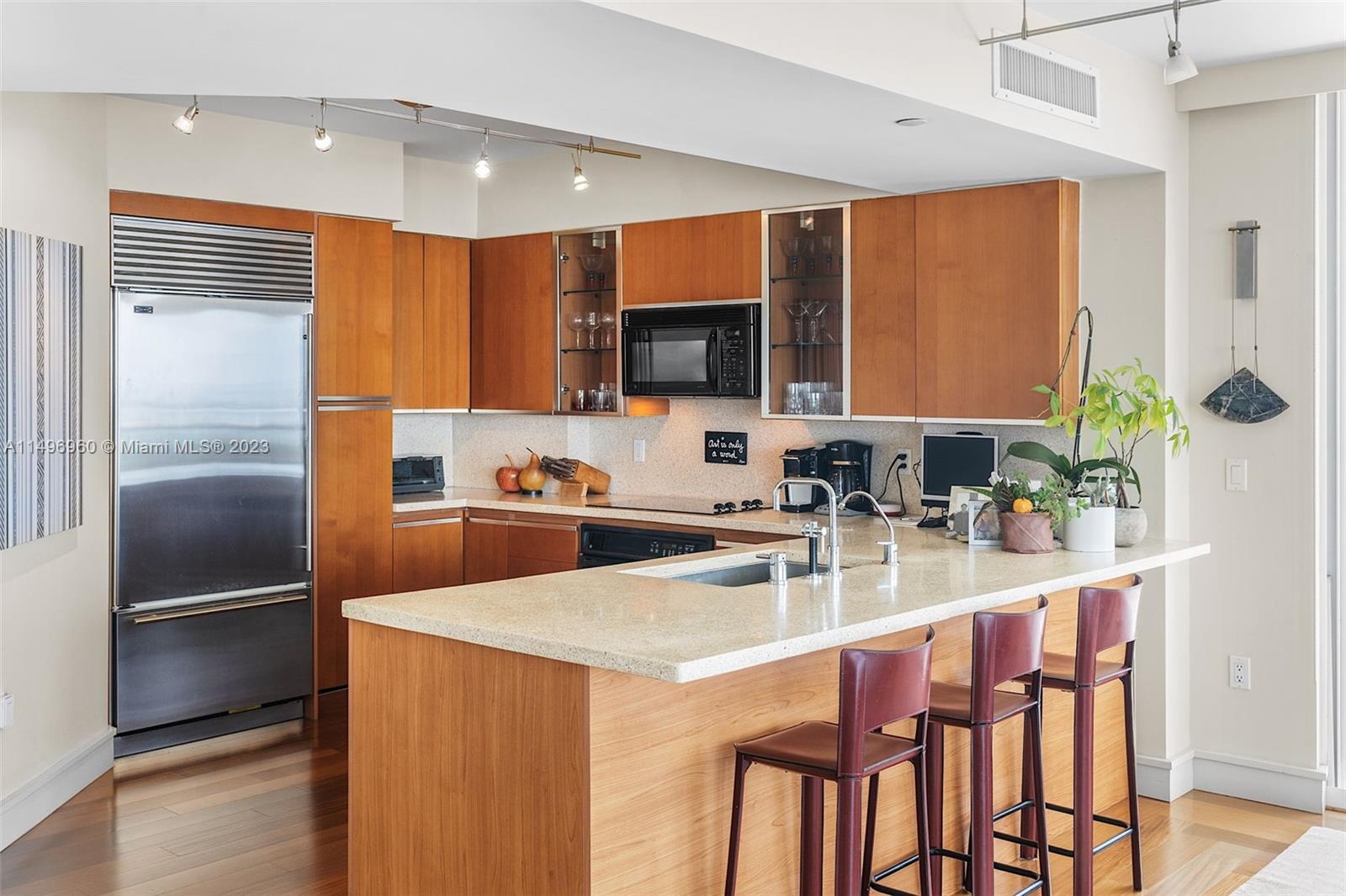 THE GRAND VENETIAN CONDO - Residential