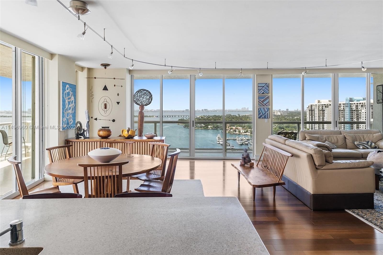 THE GRAND VENETIAN CONDO - Residential