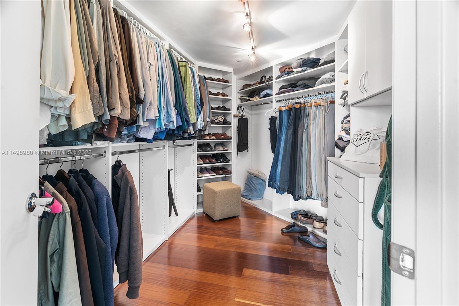 THE GRAND VENETIAN CONDO - Residential