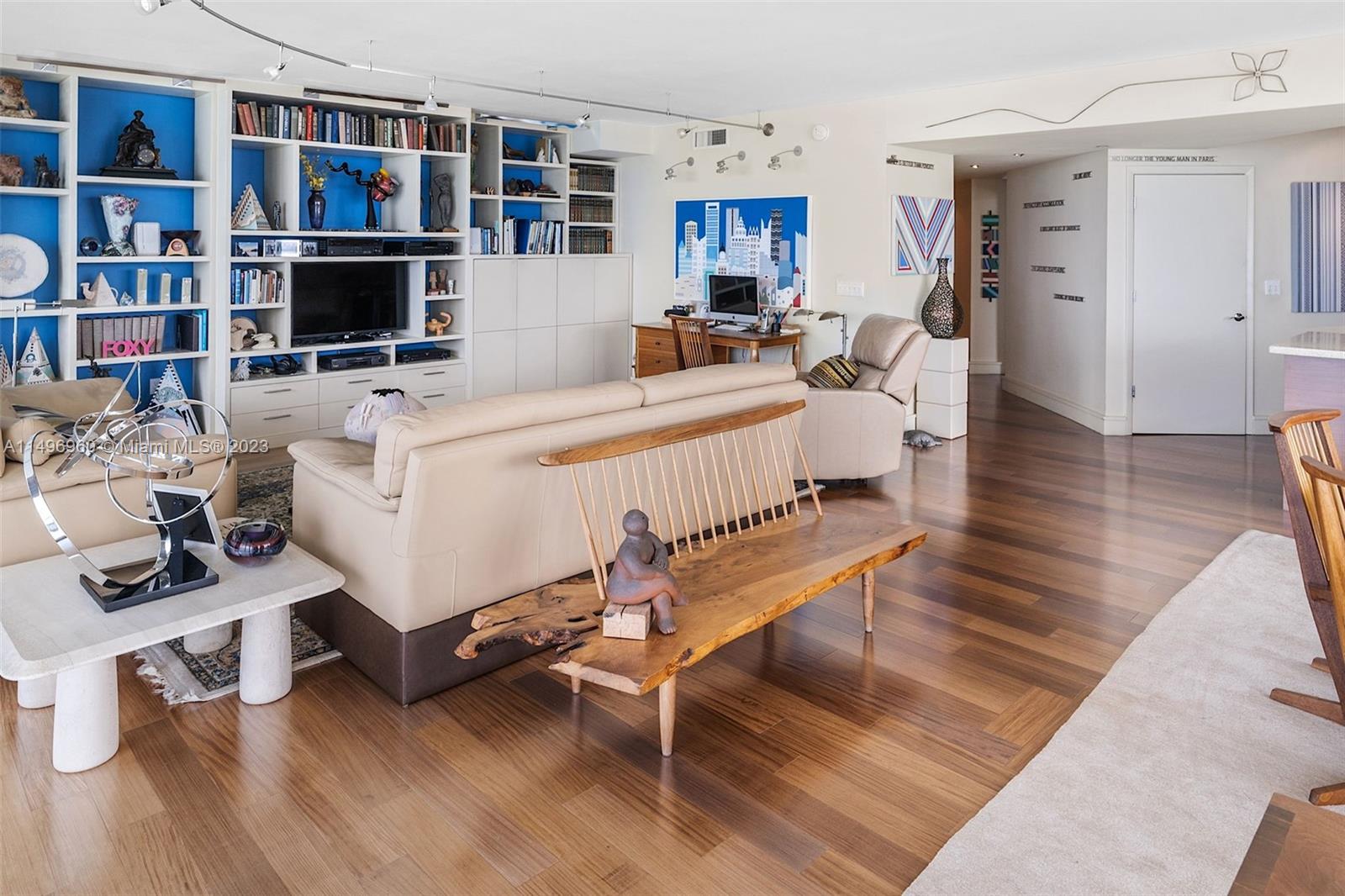 THE GRAND VENETIAN CONDO - Residential